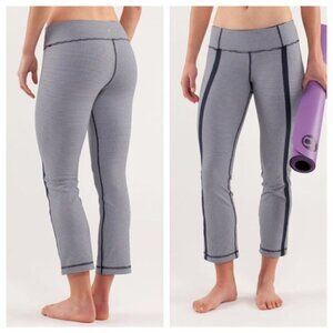 Lululemon Size 4 Coast to Class Blue Gingham Plaid Cropped Yoga Pants Athleisure